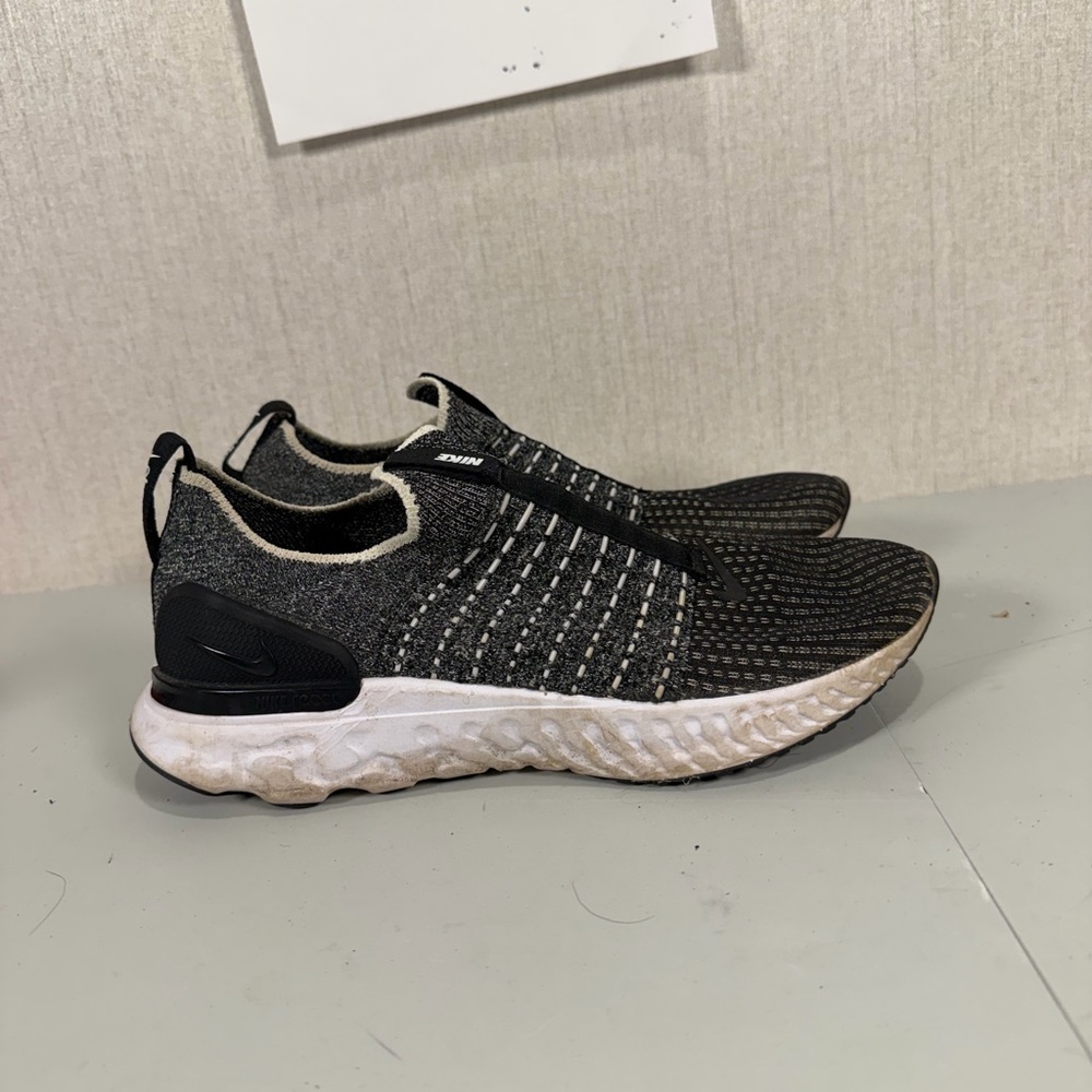 Size 8 -‎ Nike React Phantom Run Flyknit 2 Oreo W